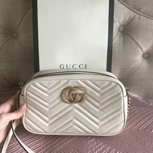 AUTHENTIC GUCCI GG MARMONT SMALL SHOULDER BAG.
